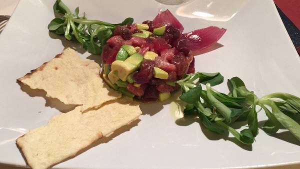 tonno avocado antipasto